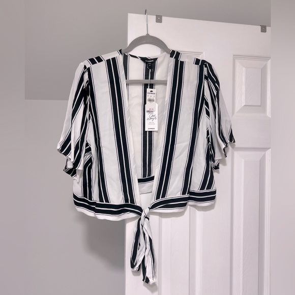 Express Tie Front Crop Top - Picture 1 of 2